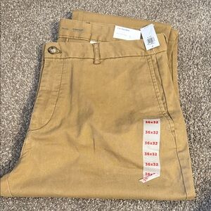 Old Navy Men's Khaki Chinos